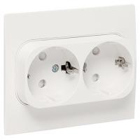 Стокгольм белый розетка скрытая 2-мест заземление шторки IP20