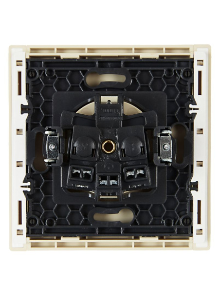 Фортепиано ваниль розетка скрытая 1-мест заземление шторки IP20 винтовое крепление